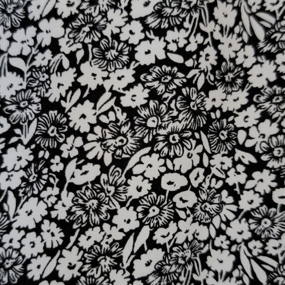 L. L.Bean Black and White Floral Shirt XL Cotton - Picture 6 of 7